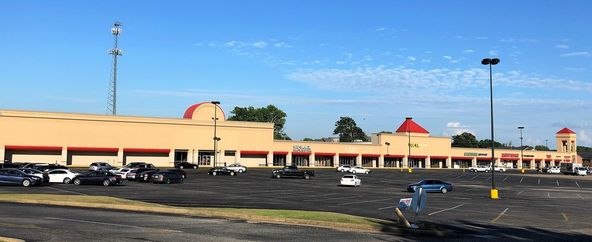 Montgomery Commons: 3801 Eastern Blvd, Montgomery, AL 36116